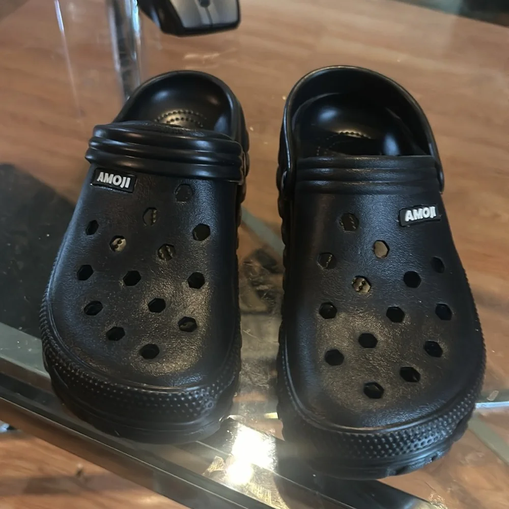 Clogs - Picture 2 of 9